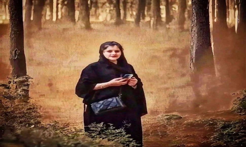 Zhina Amini's father, mother and brother were banned from leaving Iran