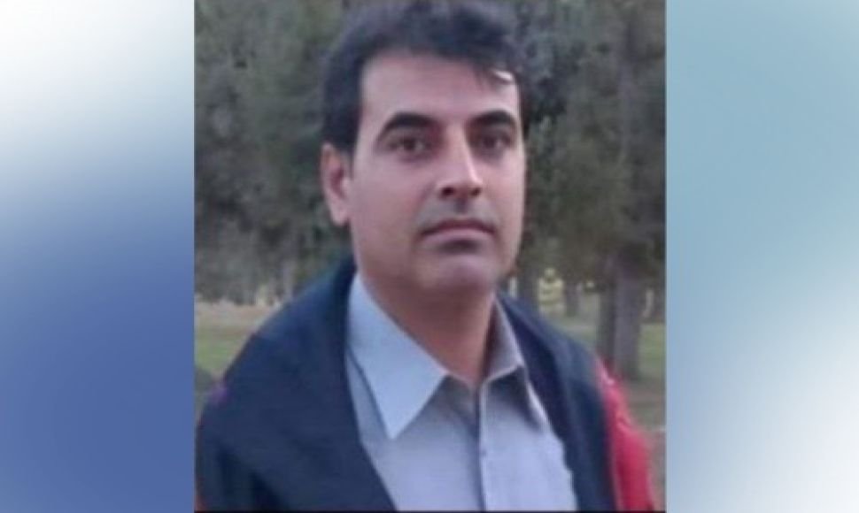 Removing the benefits of a Marivan teacher named Aram Qaderi