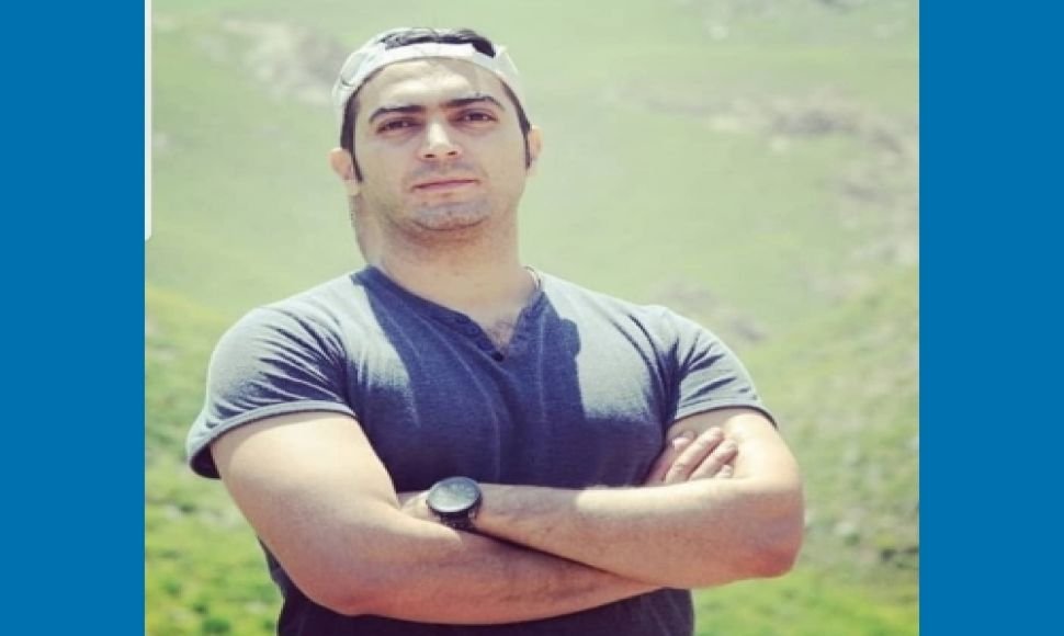 Arman Noshadi, a citizen from Divandarreh, has been arrested by the Intelligence Agency forces.