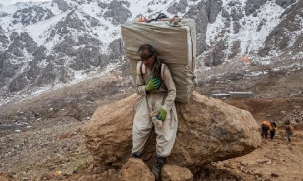 A Kolber was injured by military force at the Baneh border