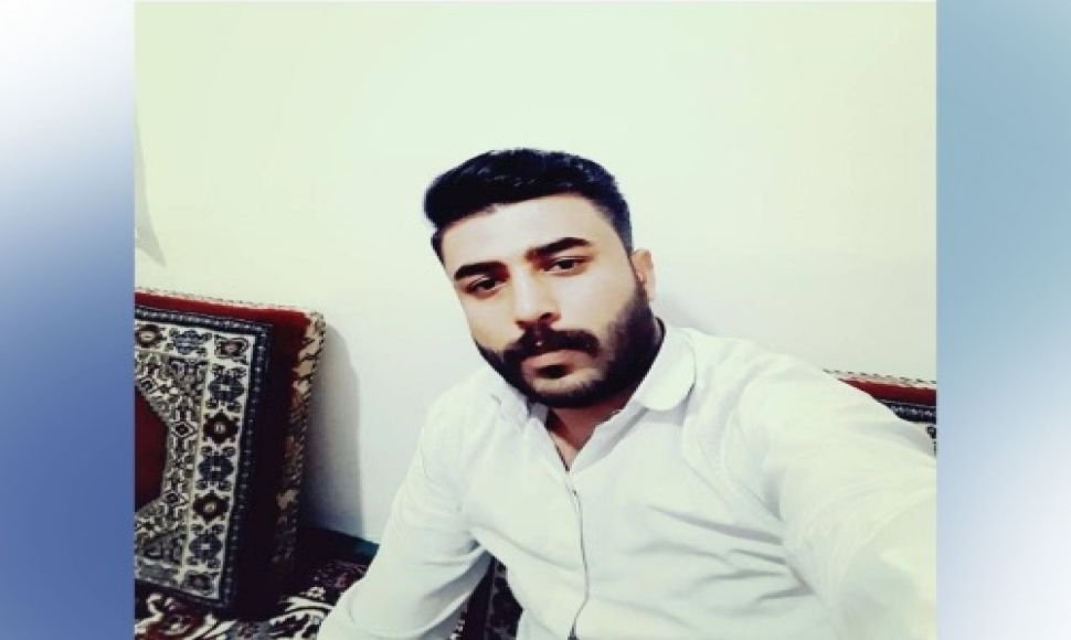 A citizen of Dehgolan is arrested by security forces