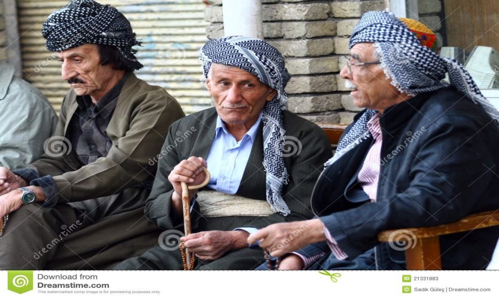 Prohibition of wearing Kurdish clothes in coffee shops in Ilam by security agencies!