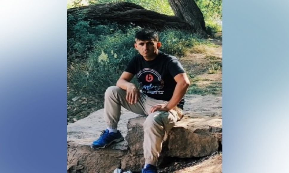 Mohsen Niazi's brother Omid Niazi was arrested by government forces in Dehgolan