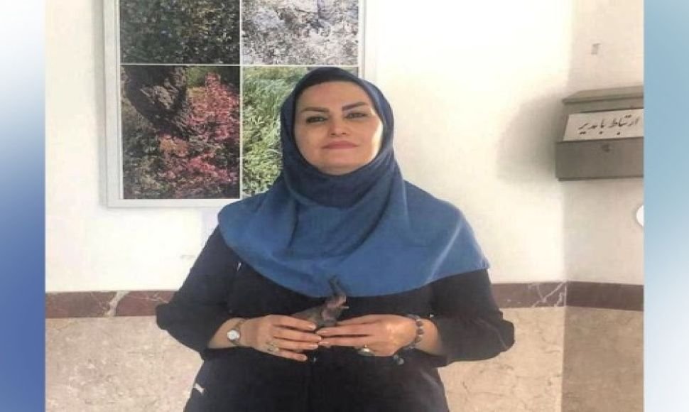 Parisa Variani, director of Sanandaj Fine Arts Academy, was fired for supporting students
